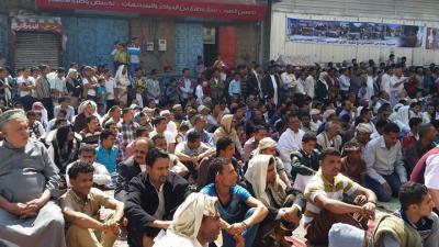 ابناء تعز يشيعون جنازة الطفل سفيان