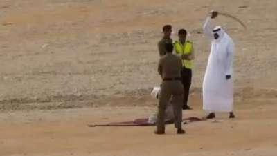 السعودية تنفذ حكم القتل تعزيراً بـ "يمني" وسعودي بتهمة تهريب مخدرات