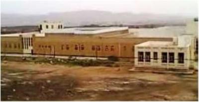130 سجين يفرون من السجن المركزي بصعدة بعد ضربة جوية عليه