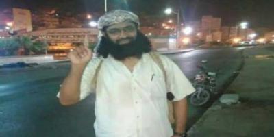 القاعدة تعلن صرف مراتب الموظفين في المكلا عدا العسكريين