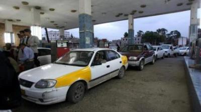 مصادر تكشف  موعد بدء بيع "البنزين" للسيارات بصنعاء .. وقائمة بأسماء المحطات التي سيتم تزويدها بالوقود "وثائق"