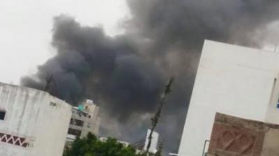 صور جديدة قبل قليل لقصف معسكر الامن الخاص "المركزي سابقاً" وسط صنعاء 