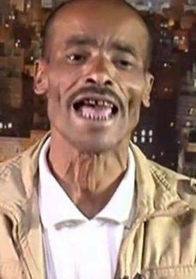 الحوثيون يقيلون شوقي هائل من منصب محافظ لتعز ويعينون القيرعي بديلاً عنه