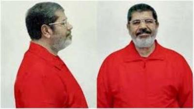 صورة لمرسي بالبدلة الحمراء المخصصة للمحكومين بالإعدام