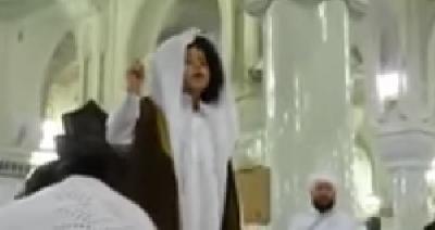 بالفيديو .. طفل يخطب في المصلين بالحرم المكي