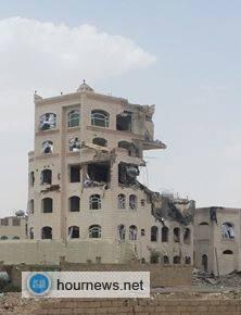 اول صورة لمنزل احد القيادات المقربة من الحوثيين بعد قصفه من قبل طائرات التحالف
