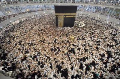 مليونا مصلٍ بالحرم المكي في ليلة 27 رمضان