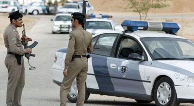 إحالة ثلاث قياديين سعوديين للتحقيق بسبب نشرهم صور فاضحة