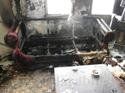 سيجارة تتسبب في إحراق أثاث منزل وإصابة صاحبه