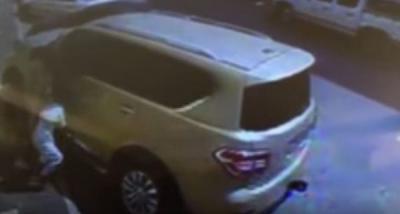 بالفيديو.. محاولة مجرم لإختطاف طفل من امام منزله في مدينة الرياض السعودية