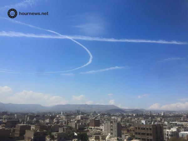شاهد صور غريبة ومذهلة من سماء العاصمة صنعاء في هذه اللحظة