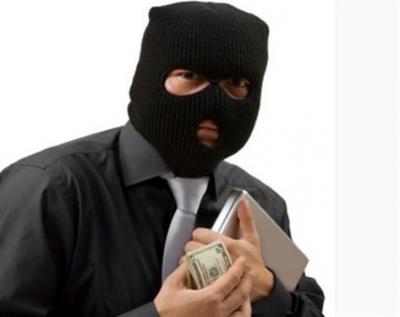 سرق منزل.. ومثّل الجريمة.. ثم ركب مع نجل صاحب المنزل بـ''التاكسي''