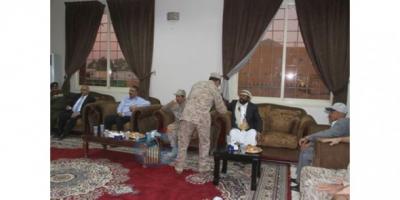 بحاح والعراده يزورون غرفة العمليات المشتركة للتحالف في السعودية