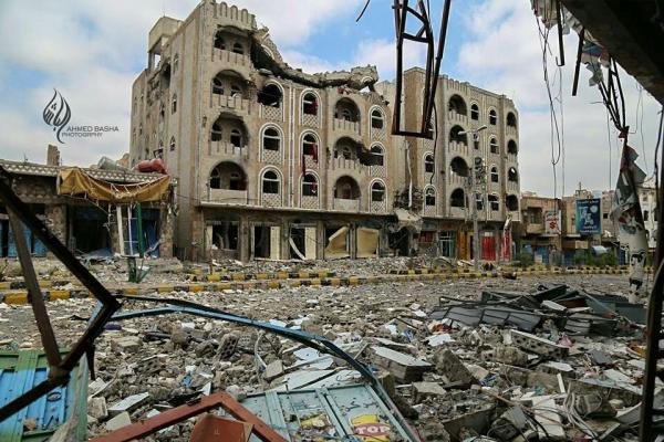 بالصور.. مشاهد تظهر كيف اصحبت مدينة تعز واثار الدمار الهائل التي خلفته المواجهات العنيفة