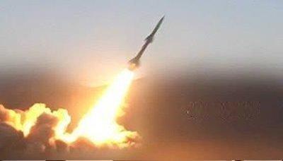 عاجل : مسلحو الحوثي يطلقون صاروخ بالستي جديد بإتجاه أهم القاعدات العسكرية في السعودية