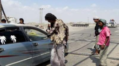 مسلحون يعترضون سيارة للكهرباء وينهبون اكثر من 4 ملايين ريال في أبين