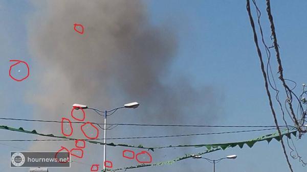 شاهد بالصورة : قراطيس البفك والبطاطيس تتطاير سماء العاصمة صنعاء جراء قصف لطائرات التحالف