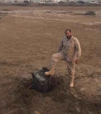 السعودية تدمر صاروخ بالستي اطلقه الحوثيين في سماء جازان (اول صورة لبقايا الصاروخ)