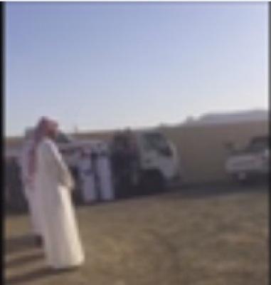 بالفيديو : شاهد بماذا فاجئ موظفو شركة مواطن سعودي عقب دامر سيارته بسبب مقذوف حوثي