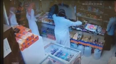 بالفيديو : معلم يشكل عصابة مع طلابه لممارسة جرائم مروعة في جدة السعودية