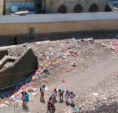 فرار جماعي لطلاب مدرسة للاطفال بالتواهي لهذا السبب ؟!