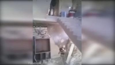 بالفيديو : شاهد جندي ينفذ مقلباً في صديقهِ بقذيفة هاون