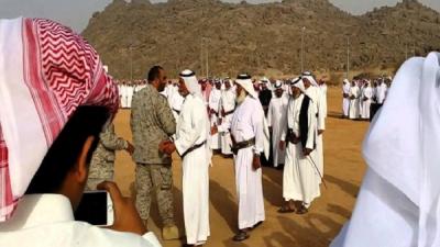 بالصورة : قبائل سعودية ترفع الرايات البيضاء لشيخ قبلي يمني.. والسبب؟!