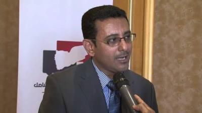 مدير مكتب رئيس الجمهورية يكشف أبرز "الملفات" التي تسببت بإقالة بحاح من منصبيه؟