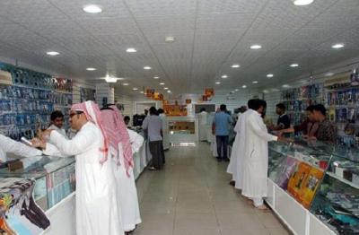 سعوديون يطلقون هشتاق ضد توطين الاجانب يشغل ضجة عارمة