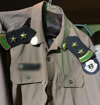 شاهد العقوبات الصارمة ضد سعوي أقتحم منازل مقيمين متنحلاً شخصية رجل جوازات