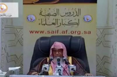 لأول مرة من نوعها : الداعية "الفوزان" يصدر فتوى بتحريم الصور مع القطط