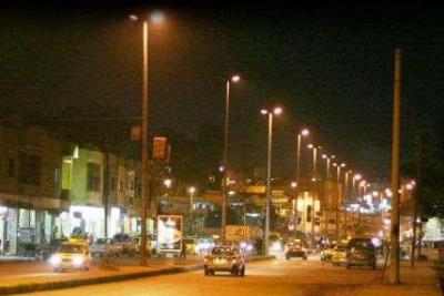 تعرف على المدينة اليمنية الوحيدة التي لا تنطفئ فيها الكهرباء طوال الـ 24 ساعة