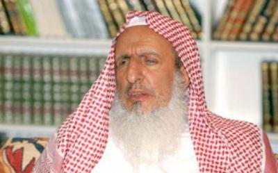 مفتى السعودية يوضح فتوى من يعتمر كل اسبوع ويؤكد الإمساك قبل اذان الفجر بـ10دقائق باطل