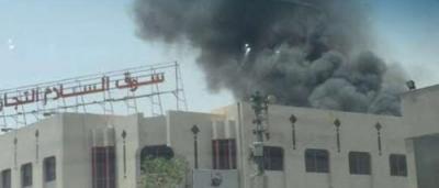 السعودية : إنفجار يليه حريق ضخم يلتهم برج فندقي بمكة المكرمة
