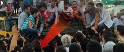 أنا متزوج وزوجتي حامل.. لماذا كتبها أحد الانقلابيين داخل مدرعته في تركيا؟! (من اغرب قصص الانقلاب)