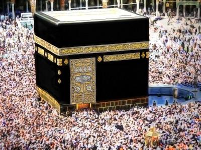 شاهد بالصور : تغييرات في ثوب الكعبة المشرفة