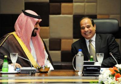 صحيفة عالمية تنشر معلومات لأول مرة عن دولة عربية مشاركة في التحالف والتي تدعم الحوثيين في باب المندب (تفاصيل)
