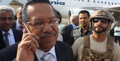 "بن دغر" يطلب من السعودية السماح بعودة حكومته إلى الرياض بعد أن اصبحت محاصرة بالاحتجاجات الشعبية في فندق بـ "سقطرى"