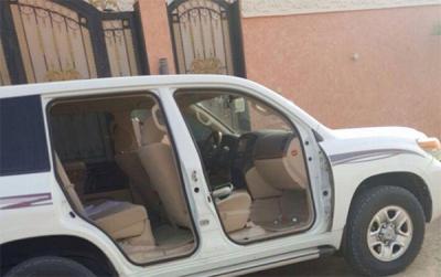 لص يسرق أبواب سيارة لاندكروزر بالسعودية.. وصاحبها يرصد مكافأة ضخمة لمن يدلي بمعلومات عن السارق!
