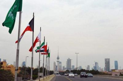 عقب إعلانها التقشف الأسبوع الماضي.. دولة خليجية تفاجئ مواطنيها بزيادة رواتب الموظفين