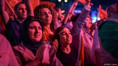 تظاهرات في تركيا احتجاجا على قانون "الاعتداء الجنسي" الجديد