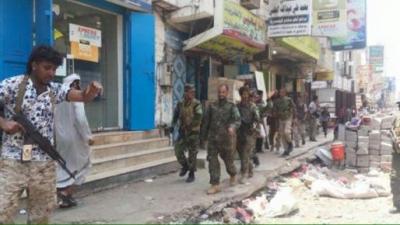 عدن : "شرطة كريتر" تلقي القبض على بائعي حشيش