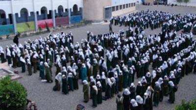 طالبة تحاول الانتحار وتسقط نفسها من الطابق الثاني في إحدى مدارس العاصمة صنعاء