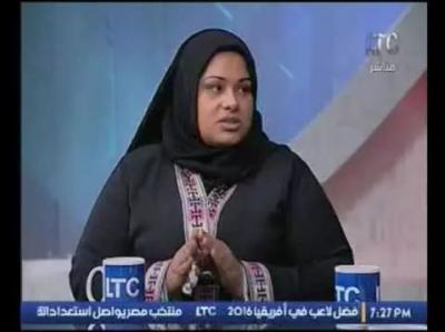 مصر: سيدة مصرية تبكي على الهواء: والله بعت كليتي علشان اسد ديوني وولادي يعيشوا (فيديو)