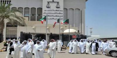 ضابط شرطة كويتي يخطف شابًا ويهتك عرضه بمنطقة معزولة