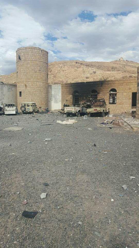 اليمن : شاهد بالصور حجم الدمار بمنزل الشيخ القبلي (الغادر) الذي قصفته طائرات التحالف اليوم اليمن : شاهد بالصور حجم الدمار بمنزل الشيخ القبلي (الغادر) الذي قصفته طائرات التحالف اليوم