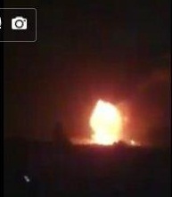 اليمن : شاهد بالفيديو قصف كلية الطيران بصنعاء من قبل طائرات التحالف مساء الليلة