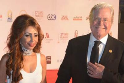رسمياً .. المليارديرة السعودية رنا القصيبي تخلع زوجها الفنان المصري حسين فهمي 