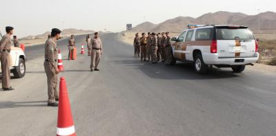  السعودية :بعد حادثة “عصابة الدبابات” التي اعتدت على شرطي المرور في جدة.. شاب سعودي يدهس شرطيًا “عمدًا”