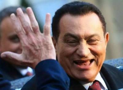 الملك سلمان على رأس القائمة.. ملوك ورؤساء عرب اتصلوا بـ حسني مبارك  لتهنئته على البراءة والخروج من السجن